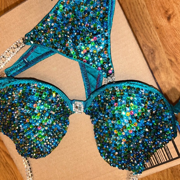 Npc bikini - Picture 4 of 12